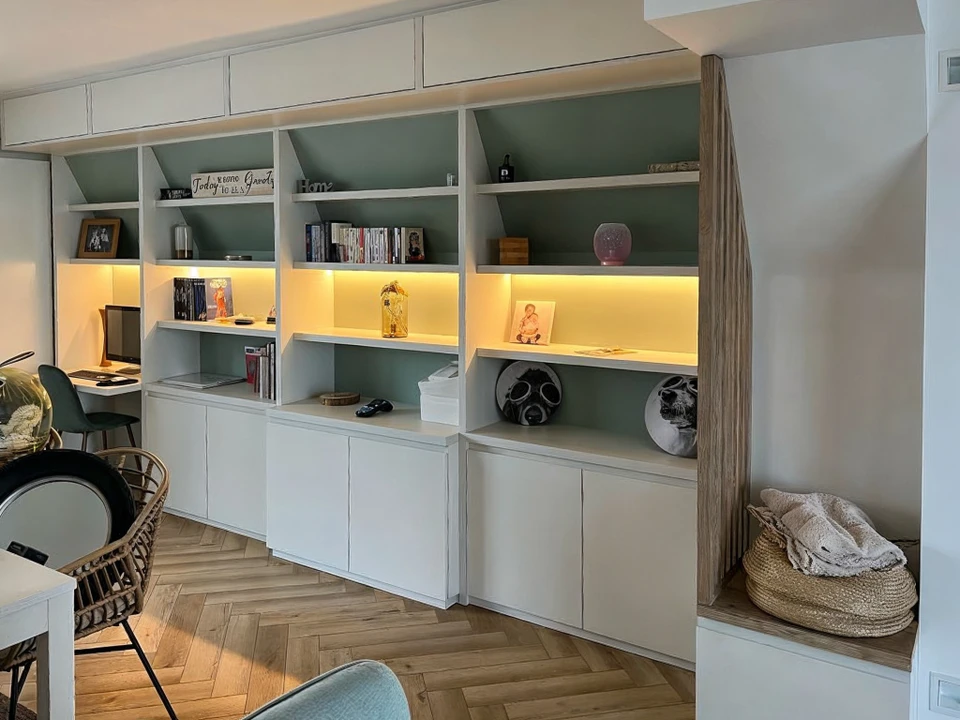 Plans d'architecture avec vue 3D d'une cuisine moderne en cours de conception